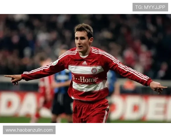 克洛泽足球明星壁纸尽显传奇风采与激情瞬间的完美结合 克洛泽足球明星壁纸尽显传奇风采与激情瞬间的完美结合