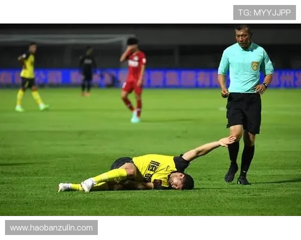 足球明星在赛场失利后的沮丧瞬间视频集锦展现运动员真实情感